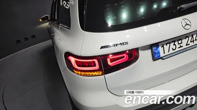 Mercedes-Benz GLB-Class 2023 — фото 9