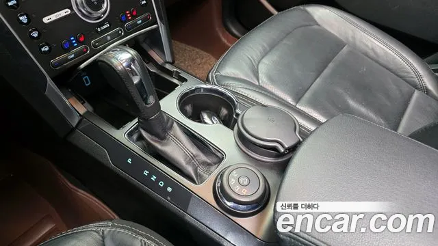Ford Explorer 2017 — фото 12