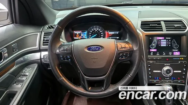 Ford Explorer 2017 — фото 19