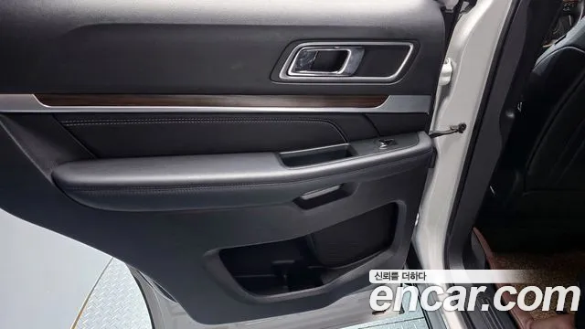 Ford Explorer 2017 — фото 15
