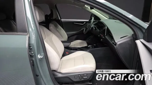 Kia Niro 2022 — фото 17