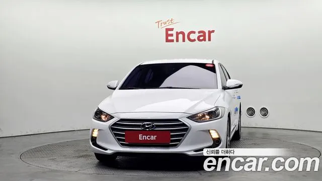 Hyundai AVANTE 2018 — фото 3