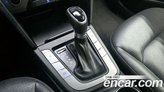 Hyundai AVANTE 2018 — фото 12