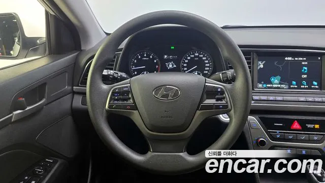 Hyundai AVANTE 2018 — фото 20