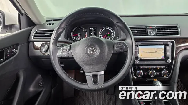 Volkswagen Passat 2015 — фото 13