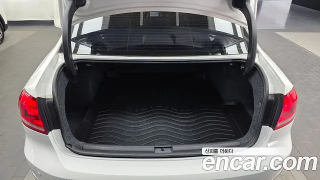 Volkswagen Passat 2015 — фото 20