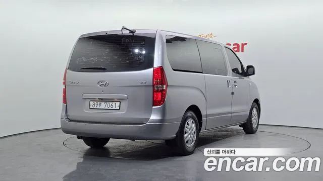 Hyundai Starex 2018 — фото 2