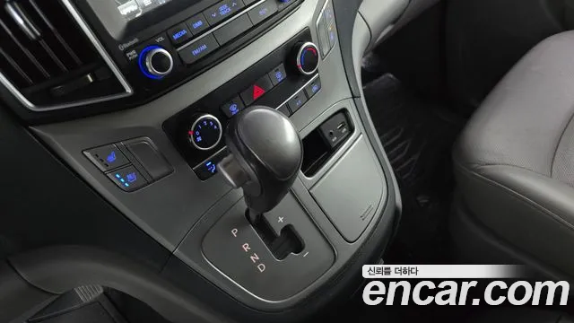 Hyundai Starex 2018 — фото 9