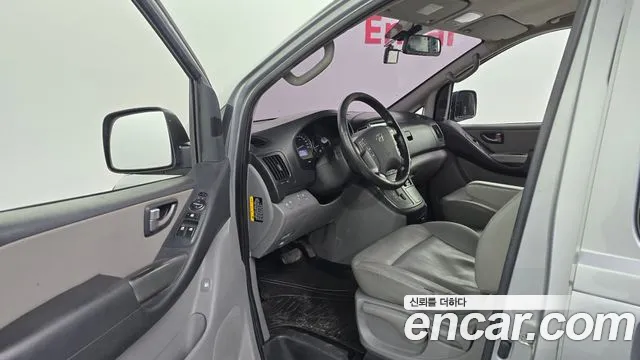 Hyundai Starex 2018 — фото 10