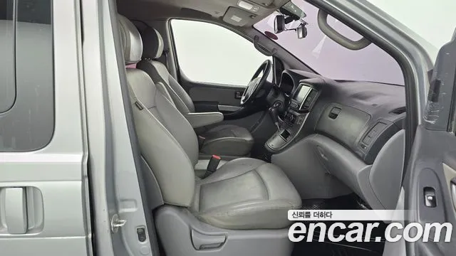 Hyundai Starex 2018 — фото 12