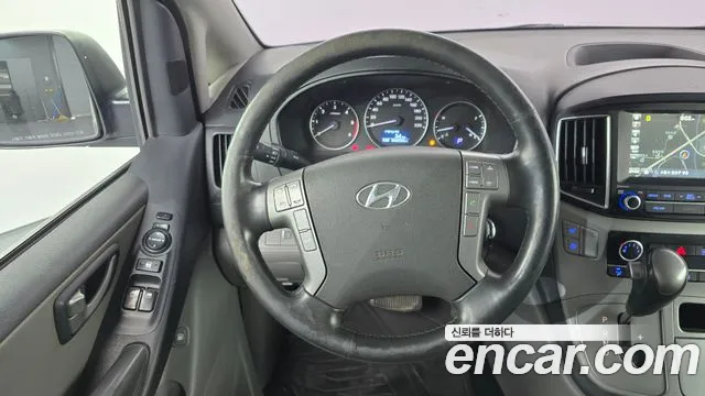 Hyundai Starex 2018 — фото 13