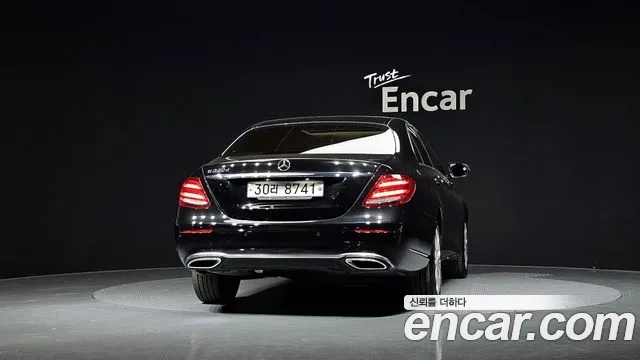 Mercedes-Benz E-Class 2017 — фото 4