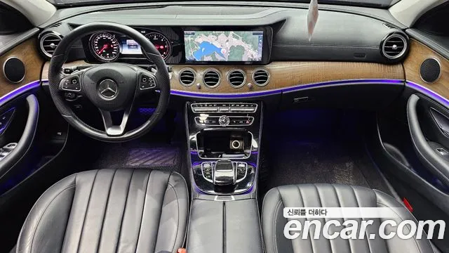 Mercedes-Benz E-Class 2017 — фото 10