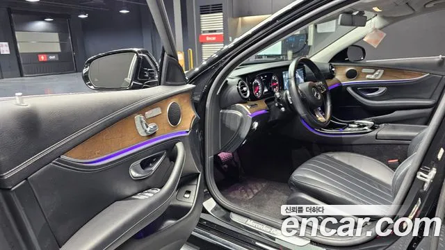 Mercedes-Benz E-Class 2017 — фото 13