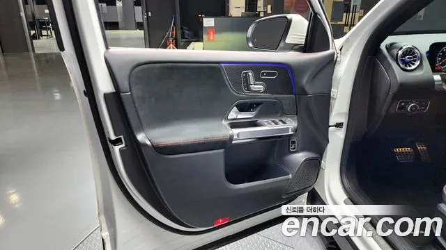 Mercedes-Benz GLB-Class 2021 — фото 14