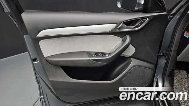 Audi Q3 2015 — фото 13