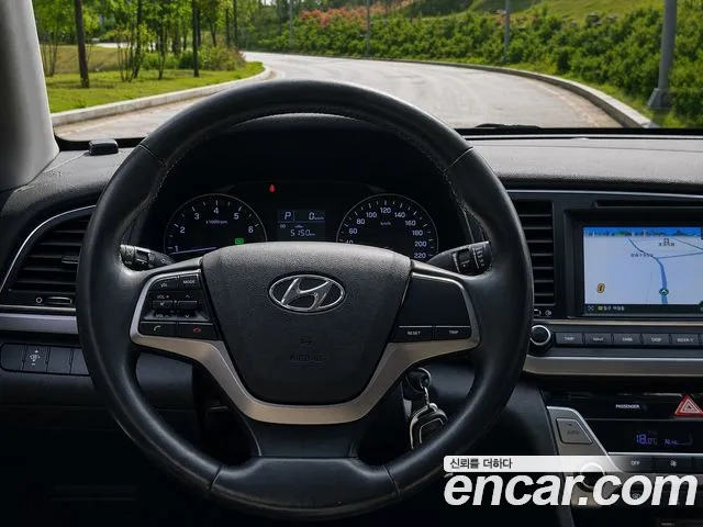 Hyundai AVANTE 2017 — фото 7