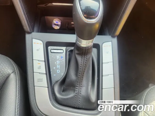 Hyundai AVANTE 2017 — фото 13