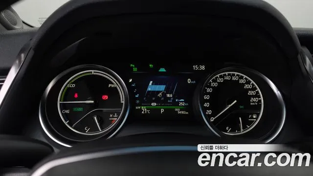 Toyota Camry 2019 — фото 10
