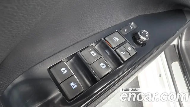 Toyota Camry 2019 — фото 19
