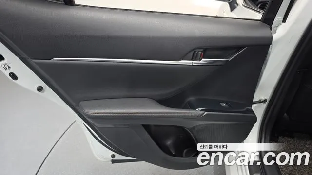 Toyota Camry 2019 — фото 14