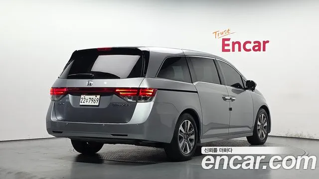 Honda Odyssey 2016 — фото 2