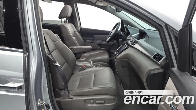 Honda Odyssey 2016 — фото 10