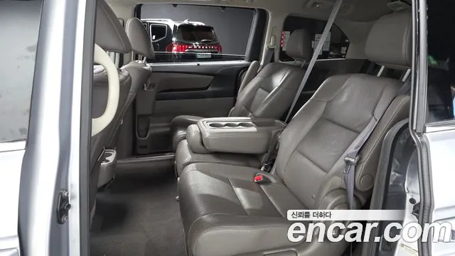 Honda Odyssey 2016 — фото 12
