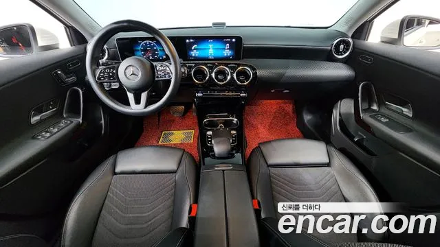 Mercedes-Benz A-Class 2019 — фото 9