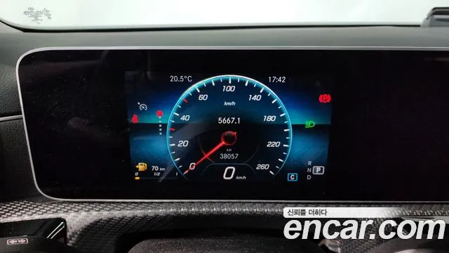 Mercedes-Benz A-Class 2019 — фото 10