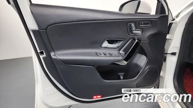 Mercedes-Benz A-Class 2019 — фото 13