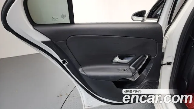 Mercedes-Benz A-Class 2019 — фото 14