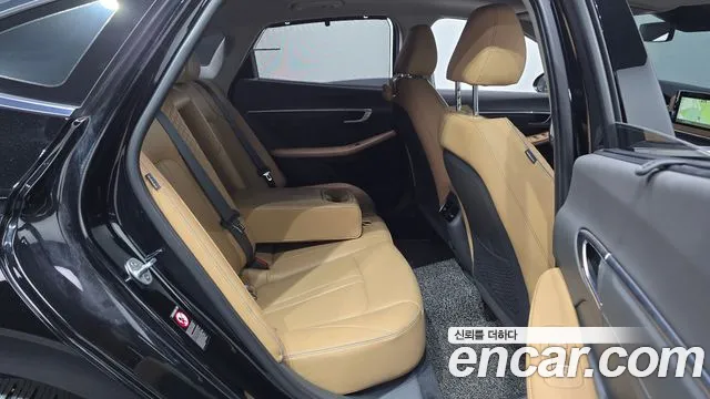 Hyundai Sonata 2020 — фото 16