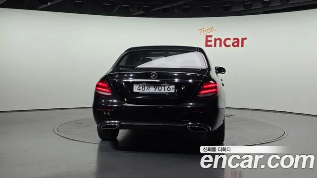 Mercedes-Benz E-Class 2017 — фото 4