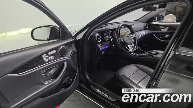 Mercedes-Benz E-Class 2017 — фото 10