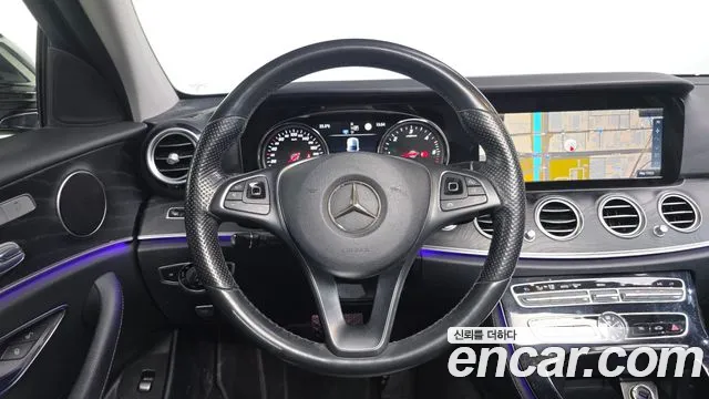 Mercedes-Benz E-Class 2017 — фото 12
