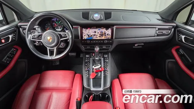 Porsche Macan 2021 — фото 10