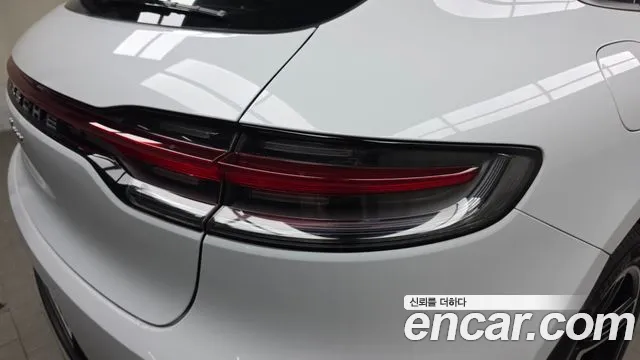 Porsche Macan 2021 — фото 9