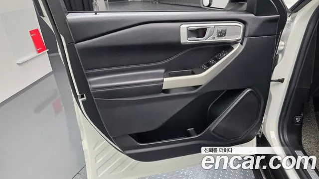Ford Explorer 2021 — фото 13