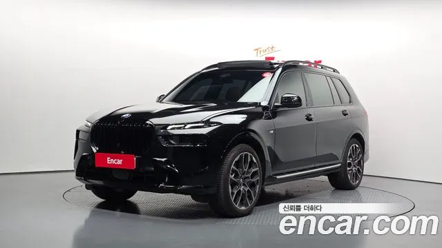 BMW X7 2025 — фото 1