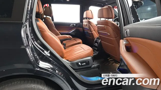 BMW X7 2025 — фото 18