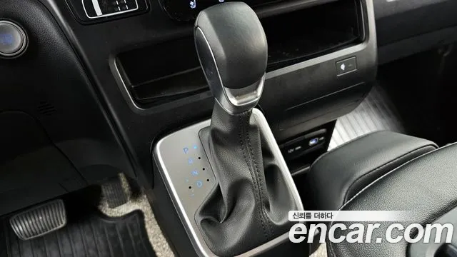Hyundai Staria 2022 — фото 9