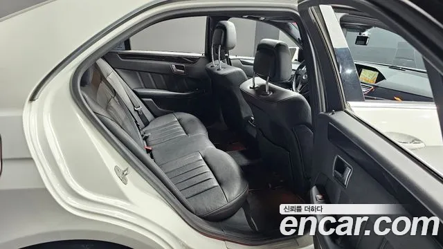 Mercedes-Benz E-Class 2014 — фото 11