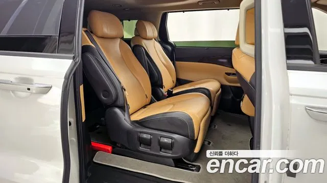 Kia Canival 2021 — фото 18