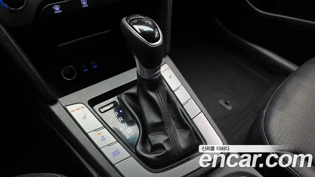 Hyundai AVANTE 2016 — фото 9