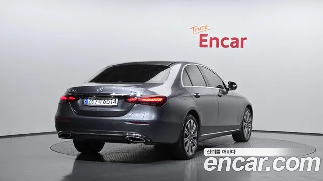 Mercedes-Benz E-Class 2023 — фото 2