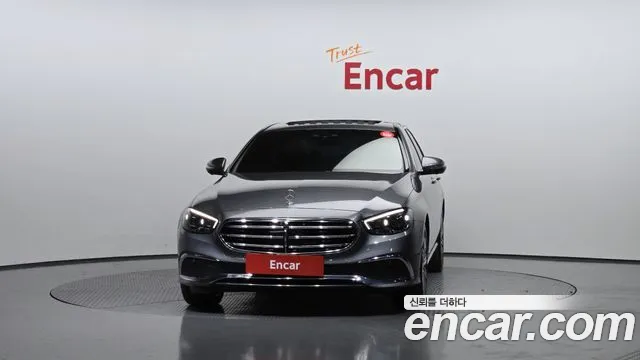 Mercedes-Benz E-Class 2023 — фото 3