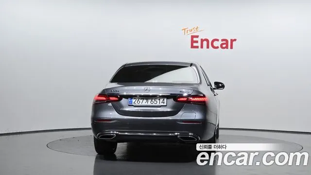 Mercedes-Benz E-Class 2023 — фото 4