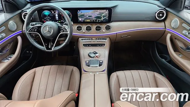 Mercedes-Benz E-Class 2023 — фото 10