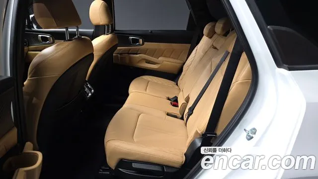 Kia Sorento 2023 — фото 16
